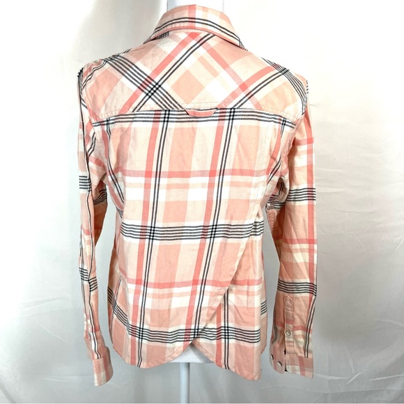 DULUTH TRADING woman's plaid shirt/jacket Peach and Black Cross back Fla… - Picture 2 of 13